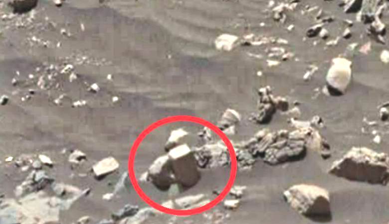 Уфолог откри тухла на Марс