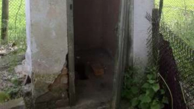 Шокираща статистика! Само 28,7% от ромите имат вътрешна тоалетна с течаща вода  .
