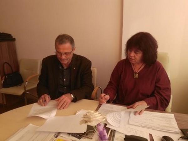 Споразумение за сътрудничество подписаха филиалът на НХА - Бургас и Музикалното училище