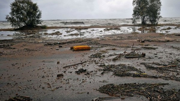 Трима души са изчезнали в Гърция по време на мощната буря