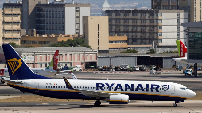 ЕС обвини Ryanair, че нарушава правата на потребителите