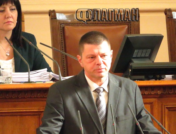 Безспорният Красимир Влахов бе избран за конституционен съдия след тежка кавга между ГЕРБ и БСП (допълнена)