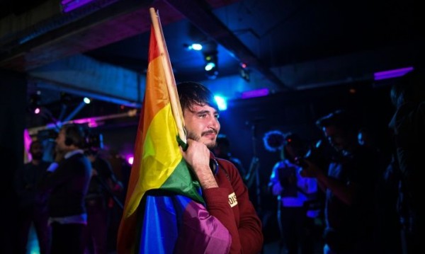 Жалко! Ниска избирателна активност провали прогресивния референдум срещу извратените гей-бракове