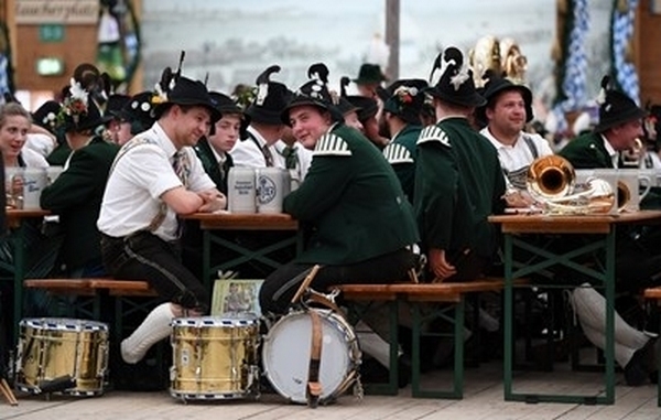 7,5 милиона литра бира са изпити тази година на Октоберфест в Мюнхен