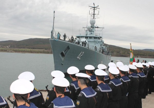 ВМС чакат млади кандидати за 32 вакантни длъжности в Бургаско при заплата поне 780 лева
