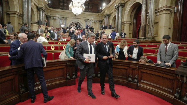 Каталунският парламент иска премахване на монархията