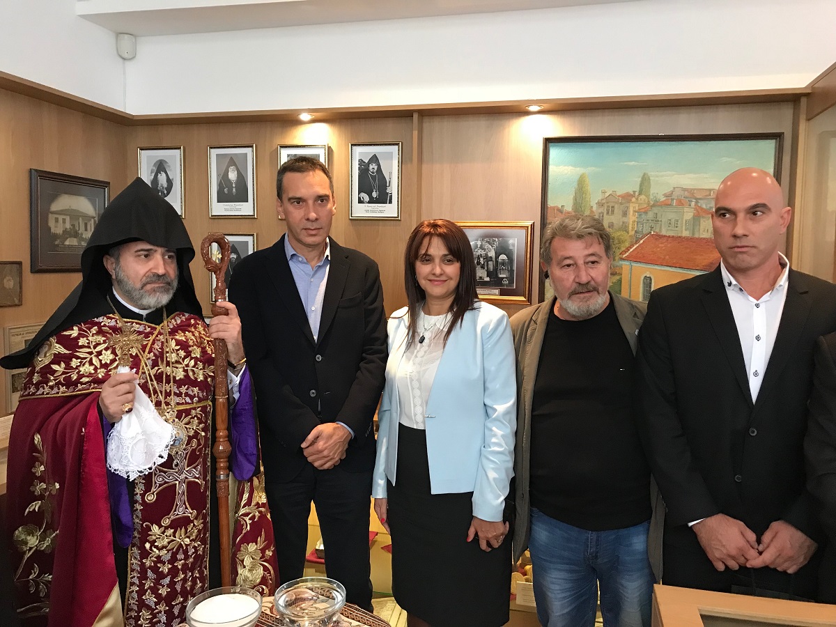Откриха музей на арменската култура в Бургас, семейство Мелконян с огромно дарение