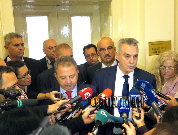 Депутатите от НФСБ: Сидеров работи против България, няма как да води листата ни на евроизборите