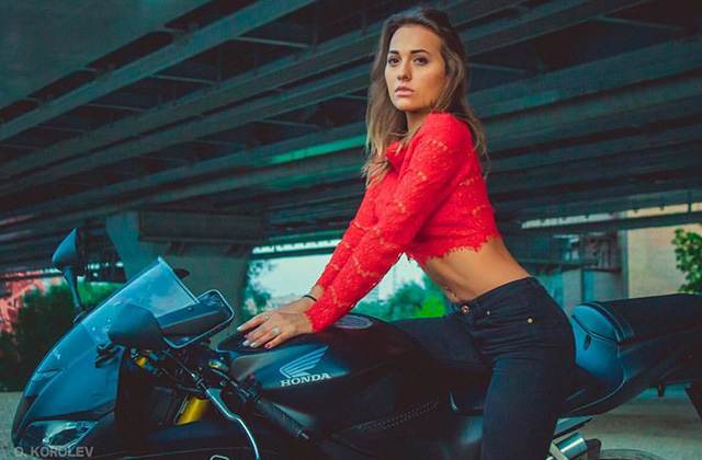 Най-сексапилната мотористка на Русия загина в адска катастрофа (СНИМКИ/ВИДЕО)