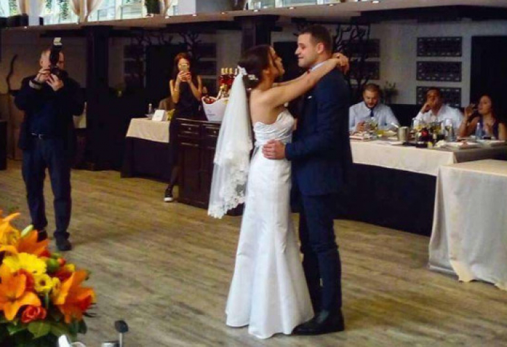 Тежка сватба в БСП, млад социалист взе за булка ослепителна сръбкиня (СНИМКИ)