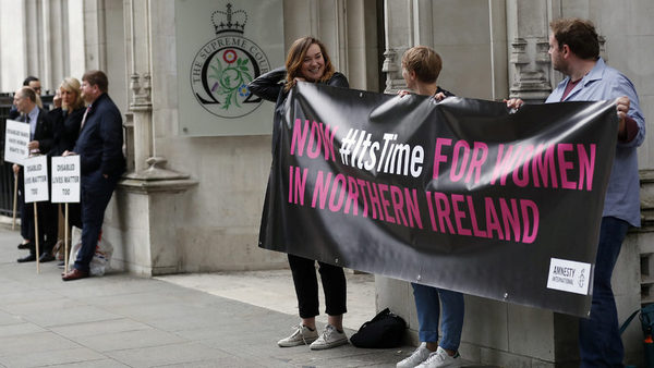 Аборт в Северна Ирландия: между незаконните хапчета и тайното пътуване