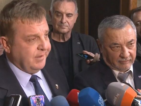 Каракачанов  е против оставката на Симеонов, който пък заяви: Не съм изрод, виждам, че децата са болни