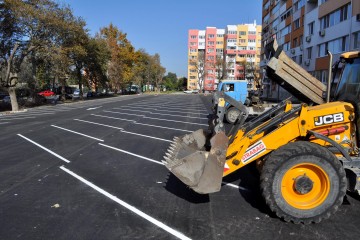 Край на кошмара в жк "Възраждане": Отварят новия паркинг за 130 коли (СНИМКИ)