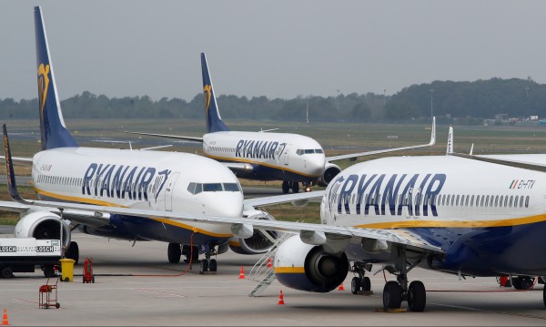 Италия забрани на Ryanair и Wizzair да таксуват пътниците за ръчния багаж