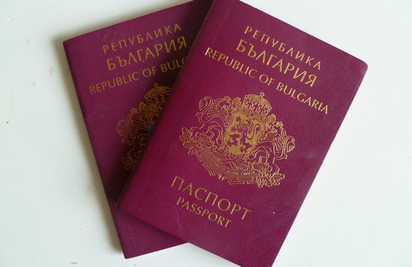 Македонски вестник: Проблемът с българските паспорти се появи, защото за такива кандидатстваха много албанци и косовари