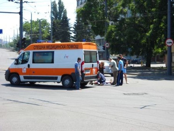 Дете e в болница, след като бе ударено от волтова дъга