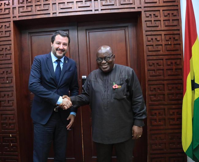 Лъч надежда! Италианският вицепремиер Салвини договаря в Африка връщане на незаконните имигранти