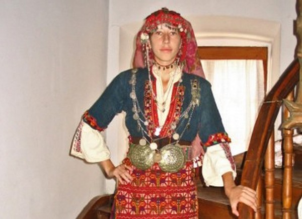 На какво казваме "Диван чапраз", обяснява бургаски етнограф тази събота