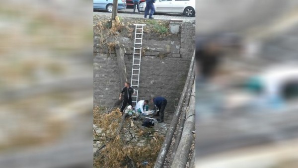 Възрастен мъж падна в канал на булeвард