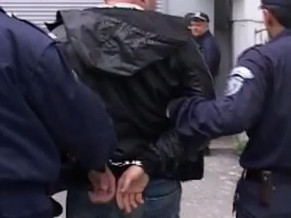 Полицията арестува двама и отърва бургазлии от голяма беля