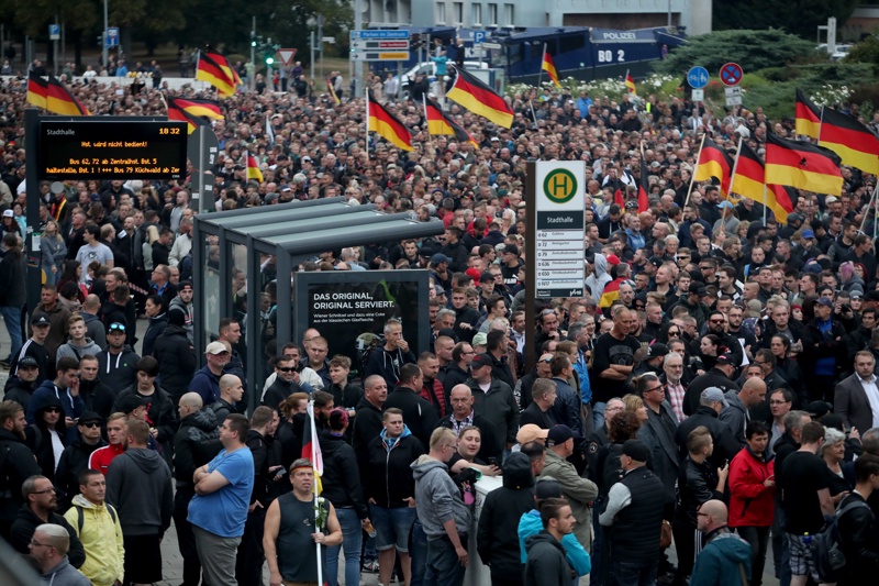 Германците проглеждат – мигрантите на Меркел ни превърнаха в чужденци в родината ни