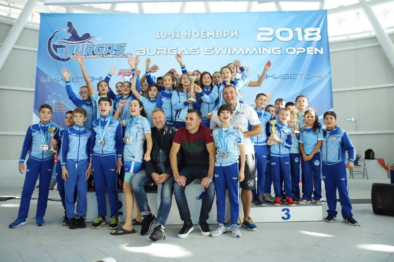 Eто как Бургас се превърна в център на плувните спортове (СНИМКИ)