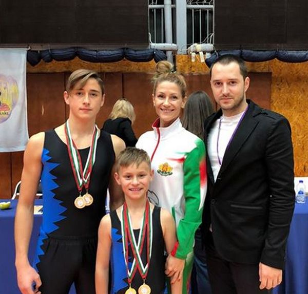 Бургаска гордост! Акробатите на “Черноморец” се завърнаха с  три златни отличия от Международен турнир (СНИМКИ)