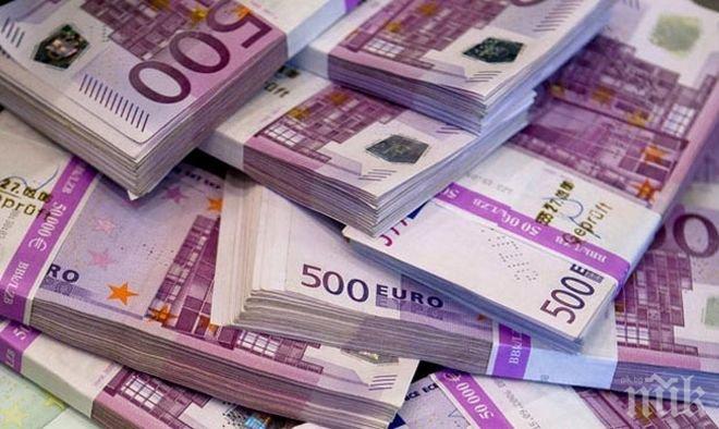 Мъж намери 95 хиляди евро в купен на старо шкаф и ги върна