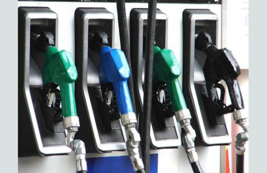 Печалбата на бензинджиите лъсва в касовите бележки