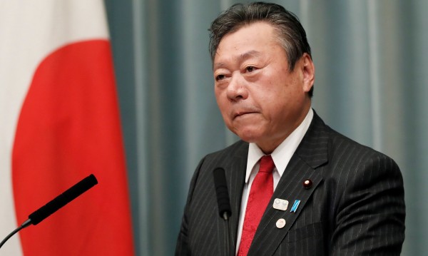 Японски министър, недокосвал компютър, бори киберсигурността