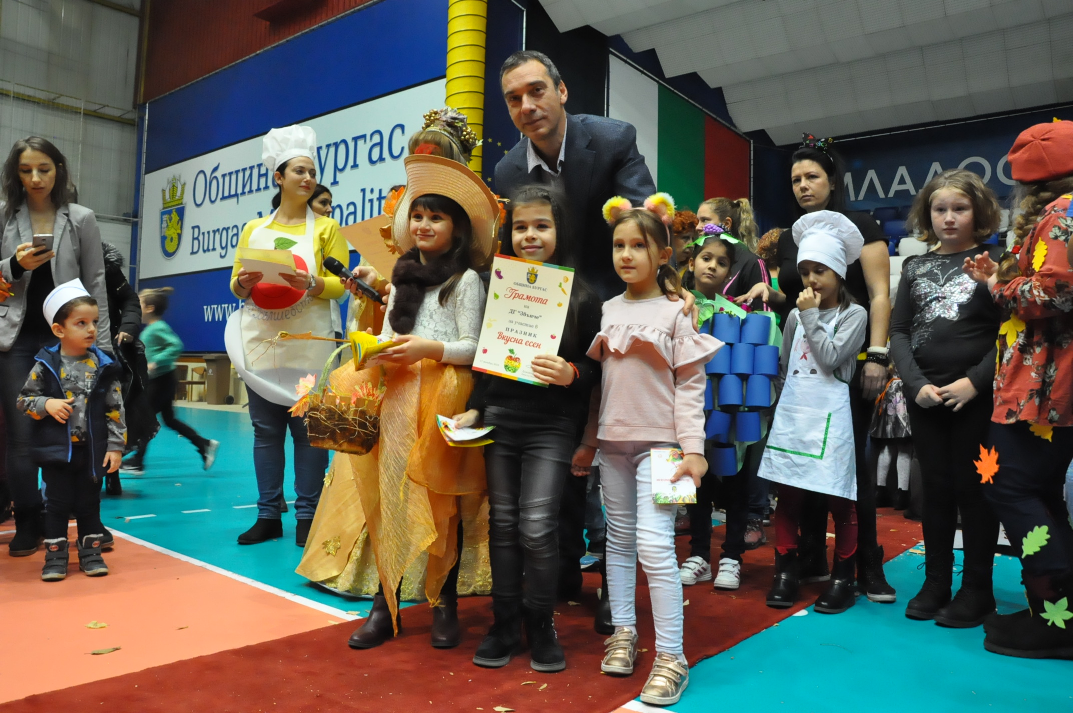 "Вкусна есен" подготви стотици деца и родители за здравословна кулинарна зима в Бургас (СНИМКИ)