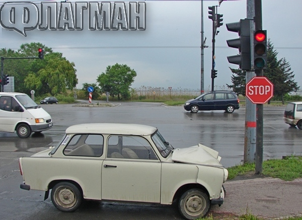 Трабантче на пенсионер отнесе пешеходец на бул. „Демокрация” в Бургас