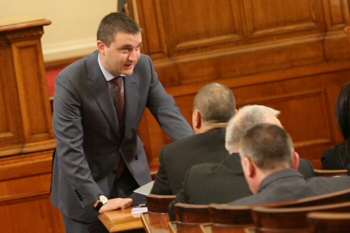 Министър Горанов обяви: Апартаментът ми няма общо с Домусчиев, даден ми е от моя кръстник