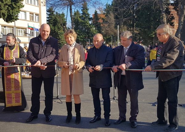 Прерязаха лентата на новата спортна площадка в Поморие (СНИМКИ)