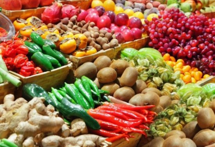 Токсиколози алармират: Лепкавите плодове и зеленчуци са бъкани с...