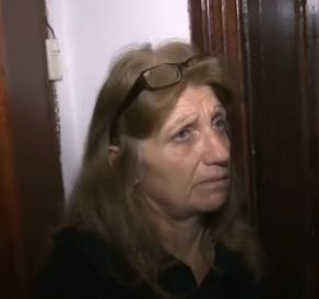 Спецполицаи разбиха вратата на бургаско семейство при издирването на наркопрестъпник (ВИДЕО)