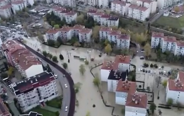 Страховито! Кадри от дрон показаха мащаба на водния ужас в Одрин (ВИДЕО)