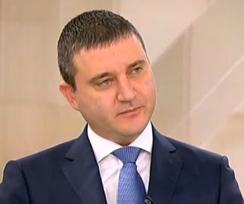 Министър Горанов: Приех предложението на кръстника за апартамента след земетресението (ВИДЕО)