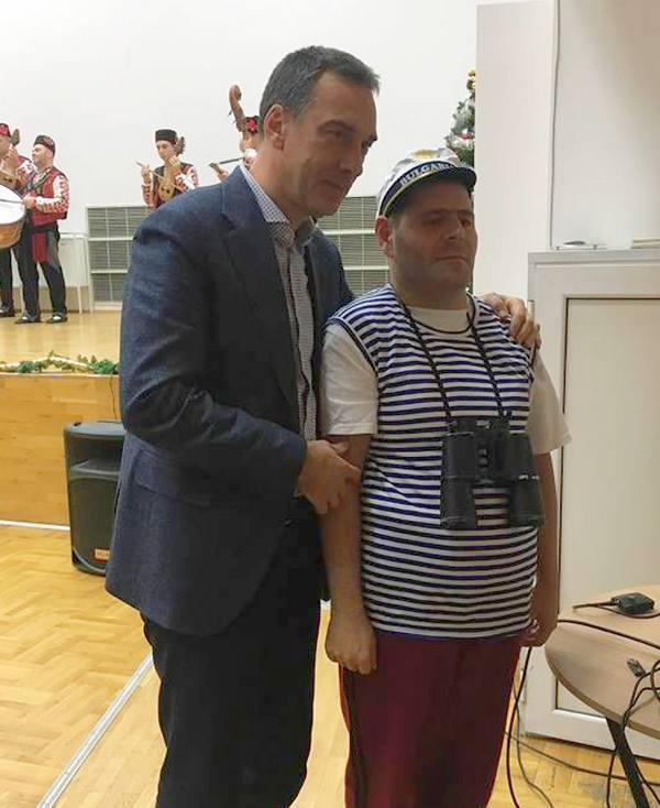 Кметът Димитър Николов към хората с потребности: Гордея се с това, което постигате! (СНИМКИ)