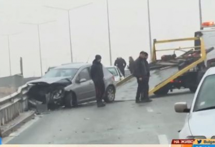 Вижте бруталното меле на бул.Ломска шосе