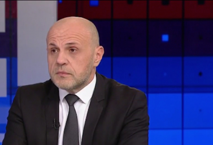 Томислав Дончев обясни защо и средното образование трябва да стане задължително