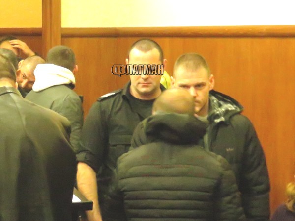 Окончателно: Слави от "Левски" и хората му остават в ареста - най-младият е от Бургас и има заведение за бързо хранене