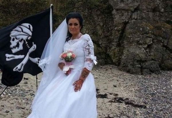 Жена се развежда след сватба с духа на 300-годишен пират
