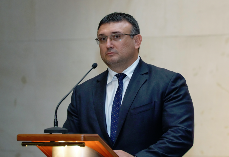 Коледна вест от министър Маринов, която ще зарадва всеки полицай в България