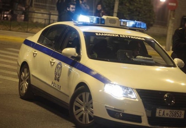 Катастрофа с бежанци след бясна полицейска гонка в Гърция, трима са мъртви