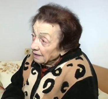 Заради ипотека 95-годишната жена и семейството й останаха без дом (ВИДЕО)