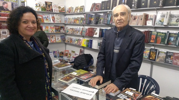 Книги с автографи на Антон Дончев и Георги Господинов в кошницата на „Големи автори за малки библиотеки“