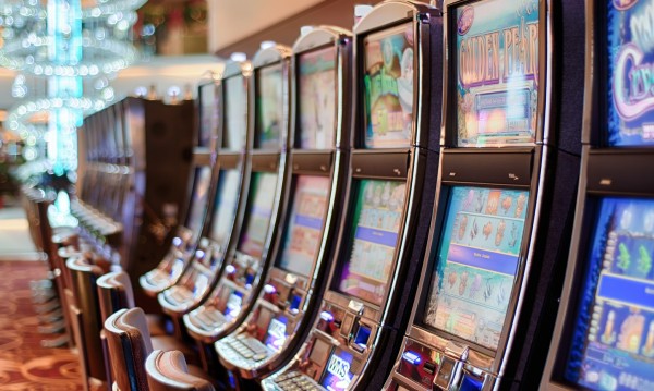 Измама в казино: Изплатили 2 джакпота след хак в системата
