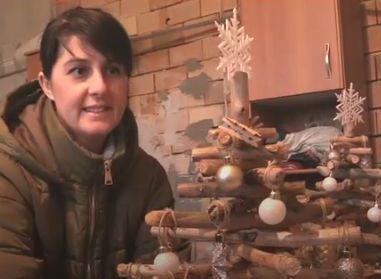 Учителката Деси Стоянова от Царево: Морските ми елхи са направени с любов (ВИДЕО)