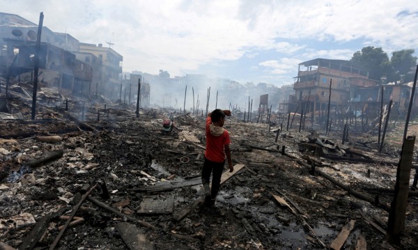 Стотици къщи изгоряха при пожар в Бразилия